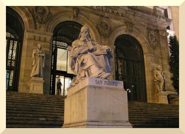 Estatua de San Isidoro en la Biblioteca Nacional